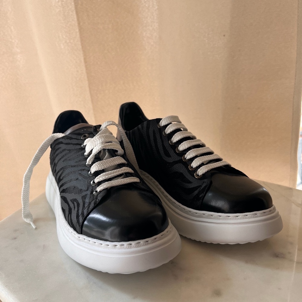 Marco Moreo sneakers - never worn! size 8.5